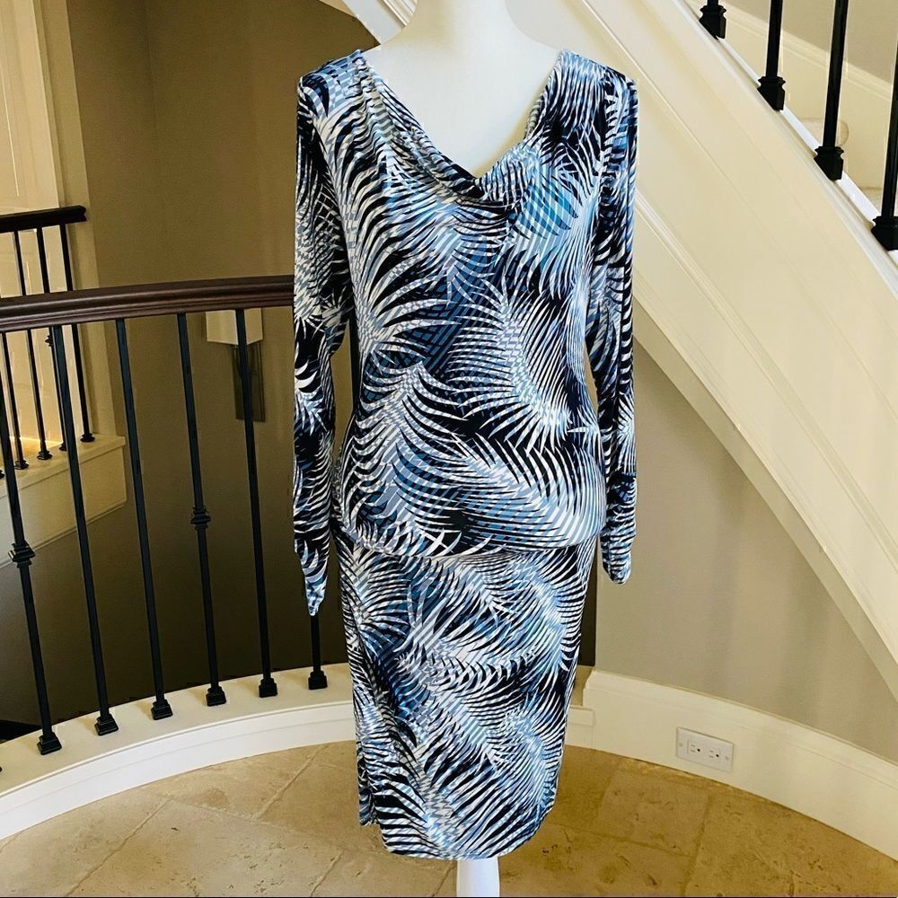 Lily Blue Palm Print 3/4 Length Dress — image 3 of 8